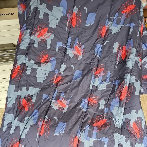 Spider-Man Kids Sheet & Comforter Set- Red and Blue - Picture 2 of 11